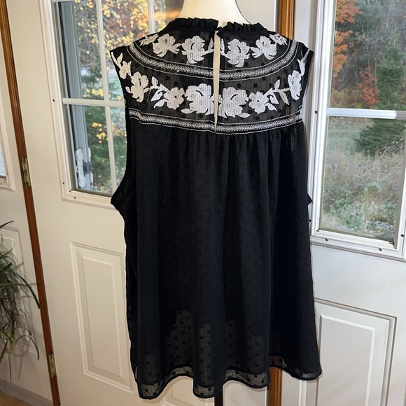 BNWT Torrid Blouse - Picture 2 of 8